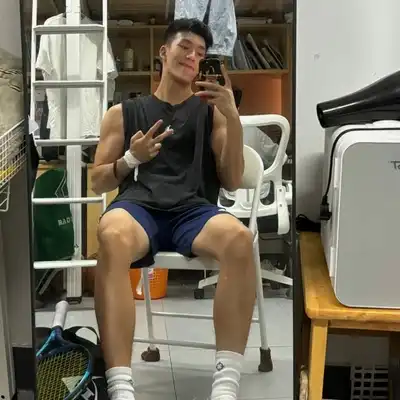 毛昊佑